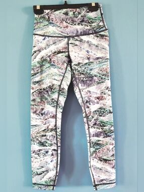 Size 4 Lululemon Wunder Under High-Rise Cropped Tight